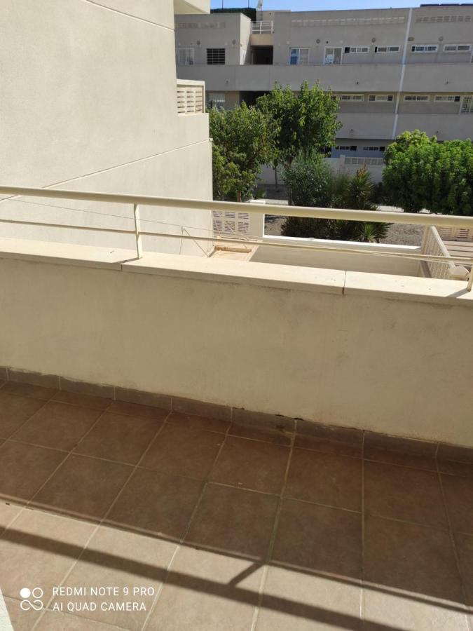 Habitaciones En Casa Compartida Retamar Almería Exterior foto
